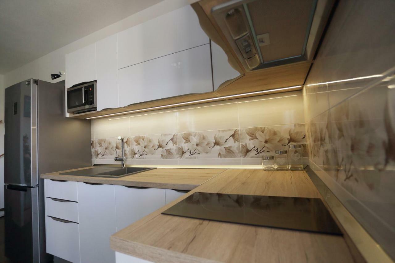 Apartments Romarin ซูเปตาร์ ภายนอก รูปภาพ